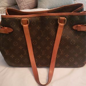 AUTHENTIC Louis Vuitton Monogram Batignolles with Dust Bag and Accessories!